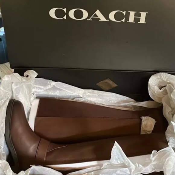 Coach boots size 8.5 - Picture 2 of 2